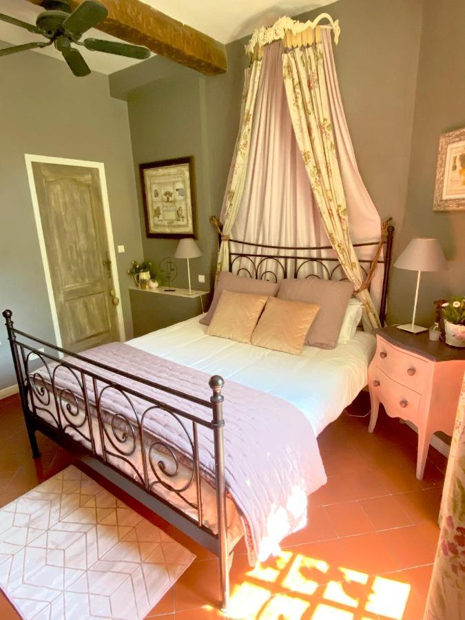 Maison & Table D Hotes Vigniamont Hotel เปเซอนา ภายนอก รูปภาพ